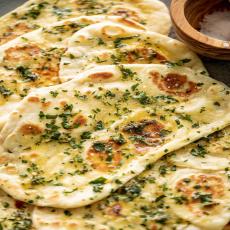 Starter - Naan (Plain/Butter/Garlic)